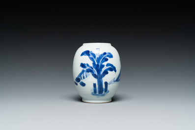 A Chinese blue and white 'Long Eliza' tea caddy, Kangxi