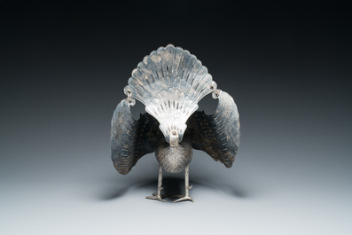Rare lampe &agrave; huile de type 'blencong' en forme de Garuda en argent pour le th&eacute;&acirc;tre Wayang, Indon&eacute;sie, 19&egrave;me