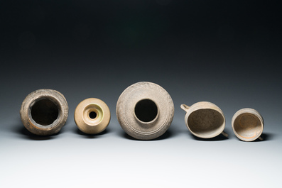 Cinq pi&egrave;ces en gr&egrave;s de Cor&eacute;e, Silla et Goryeo, 5&egrave;me et post&eacute;rieur