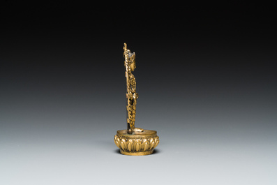 Belle petite sculpture de Bouddha en bronze dor&eacute;, N&eacute;pal, 17/18&egrave;me
