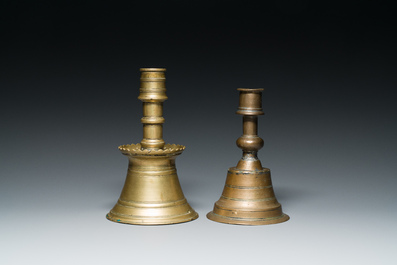 Twee Ottomaanse bronzen kandelaars, 17e eeuw