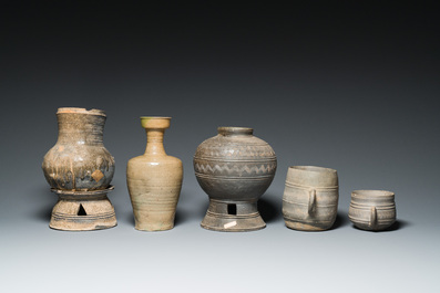 Cinq pi&egrave;ces en gr&egrave;s de Cor&eacute;e, Silla et Goryeo, 5&egrave;me et post&eacute;rieur