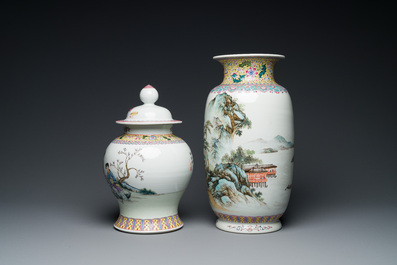 Twee Chinese famille rose vazen, Qianlong merk, Republiek