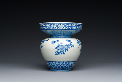 A Chinese blue and white basket-shaped vase on wooden stand, Yongzheng mark, 19/20th C.
