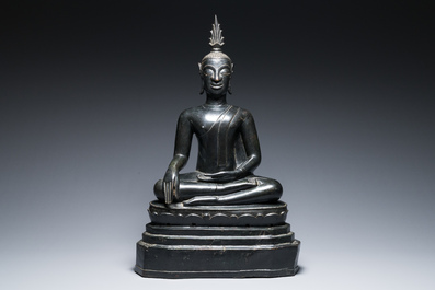 Een grote bronzen Boeddha, Birma (Myanmar), Arakan Staat, 16/17e eeuw