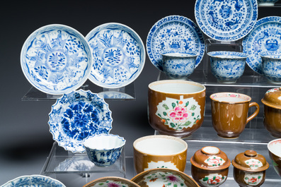 An extensive collection of Chinese blue, white and famille rose porcelain, Kangxi and later