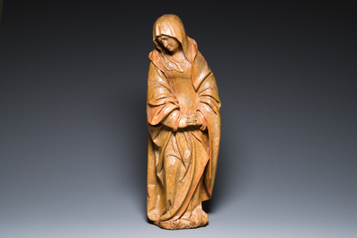 Een Vlaamse notelaren sculptuur van Maria, 16e eeuw