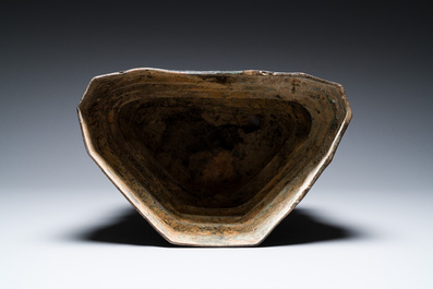 Een grote bronzen Boeddha, Birma (Myanmar), Arakan Staat, 16/17e eeuw