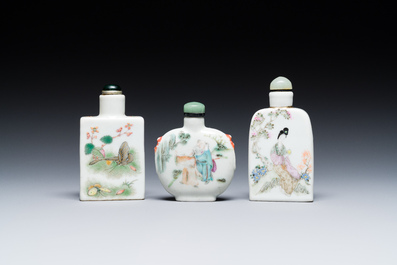 Three Chinese famille rose snuff bottles, one marked Yongzheng, 19th C.