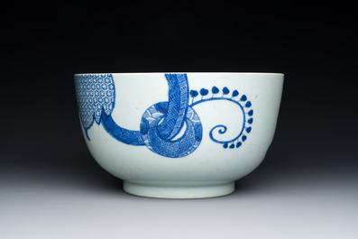 Een Chinese blauw-witte 'Bleu de Hue' kom voor de Vietnamese markt, Nguyen merk, 18e eeuw