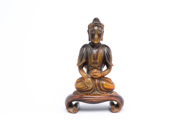 Bouddha de M&eacute;decine ou Bhaishajyaguru en corne sculpt&eacute;e, Chine, 19&egrave;me