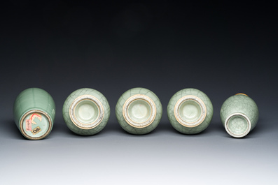Cinq vases en porcelaine de Chine en c&eacute;ladon monochrome, Qing