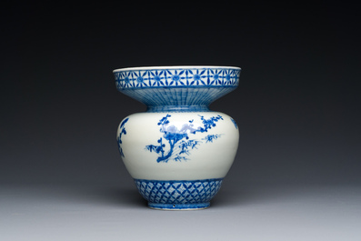 A Chinese blue and white basket-shaped vase on wooden stand, Yongzheng mark, 19/20th C.