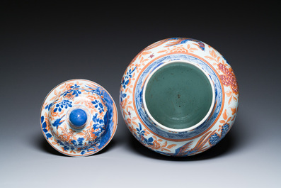 Vase couvert en porcelaine de Chine de style Imari et en rouge de cuivre, Kangxi