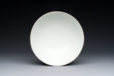 Een Chinese blauw-witte 'Bleu de Hue' kom voor de Vietnamese markt, Nhat 日 merk voor keizer Tu Duc, 1848-1883