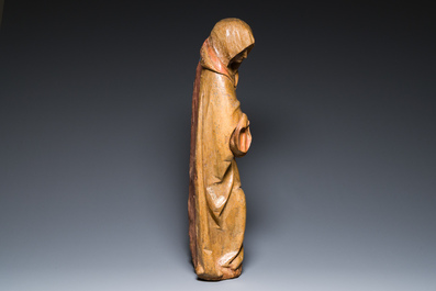 Een Vlaamse notelaren sculptuur van Maria, 16e eeuw