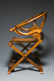 Chaise pliante en forme de fer &agrave; cheval en bois, Chine, 19/20&egrave;me
