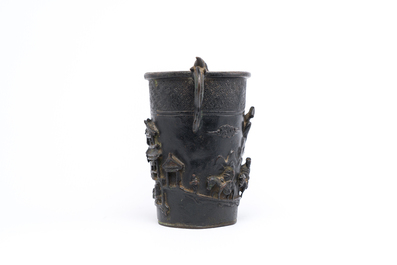 Br&ucirc;le-parfum en bronze &agrave; d&eacute;cor en relief, Chine, Ming