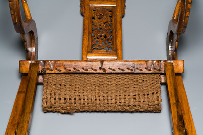 Chaise pliante en forme de fer &agrave; cheval en bois, Chine, 19/20&egrave;me