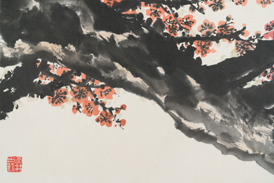 Guan Shanyue 關山月 (1912-2000): 'Fleurs de prunier', encre et couleurs sur papier, dat&eacute; 1992