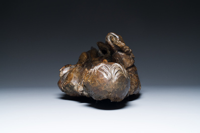 Een eikenhouten sculptuur van Lazarus als blinde geleid door de duivel, Frankrijk, 16e eeuw