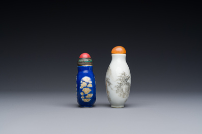 Twee Chinese snuifflessen in porselein, Daoguang merk en periode