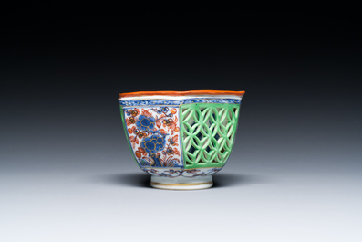 A Dutch-decorated Chinese reticulated double-walled hexagonal tea bowl, Kangxi
