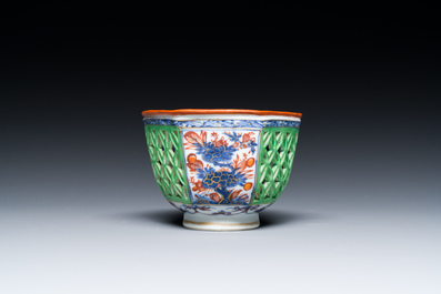 A Dutch-decorated Chinese reticulated double-walled hexagonal tea bowl, Kangxi