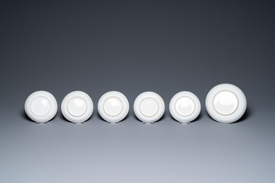 Un service &agrave; th&eacute; de 21 pi&egrave;ces en porcelaine de Chine aux armes de 'Van der Cruyce' pour le march&eacute; belge, Qianlong