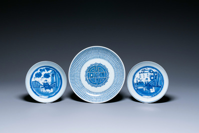 Een diverse collectie Chinees blauw-wit en famille rose porselein, Yongzheng en later