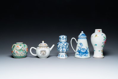 Een diverse collectie Chinees porselein, Kangxi en later