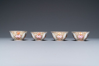 Un service &agrave; th&eacute; de 21 pi&egrave;ces en porcelaine de Chine aux armes de 'Van der Cruyce' pour le march&eacute; belge, Qianlong
