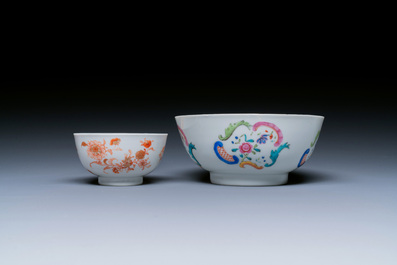 Een diverse collectie Chinees blauw-wit en famille rose porselein, Yongzheng en later