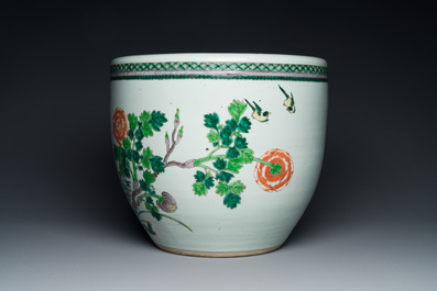 Aquarium en porcelaine de Chine famille verte &agrave; d&eacute;cor de faisans, 19&egrave;me