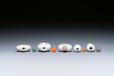 Five Chinese famille rose 'grasshopper' and 'butterfly' snuff bottles, 19/20th C.