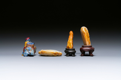 Quatre sculptures en jade et lapis-lazuli, Chine, 19/20&egrave;me