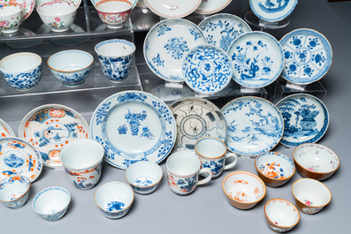 Ensemble exceptionnel de tasses et soucoupes en porcelaine de Chine, Kangxi et post&eacute;rieur