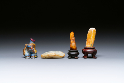 Quatre sculptures en jade et lapis-lazuli, Chine, 19/20&egrave;me