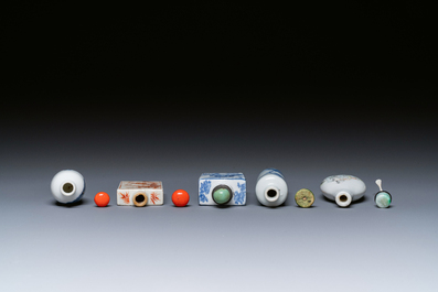 Five Chinese blue and white, iron-red and qianjiang cai snuff bottles, 19/20th C.