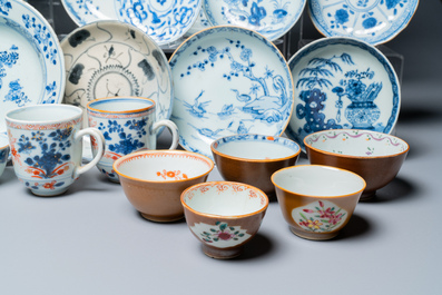 Ensemble exceptionnel de tasses et soucoupes en porcelaine de Chine, Kangxi et post&eacute;rieur