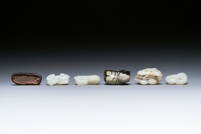 Five Chinese white, celadon and grey-black jade carvings, Qing/Republic