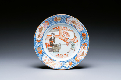 A Chinese blue and white covered vase and a verte-Imari plate, Kangxi