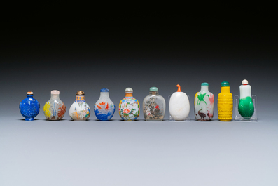 Une collection vari&eacute;e de tabati&egrave;res en jade, pierres dures et verre, Chine, 19/20&egrave;me