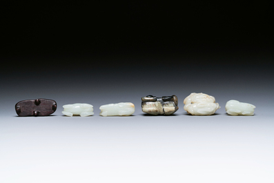 Five Chinese white, celadon and grey-black jade carvings, Qing/Republic
