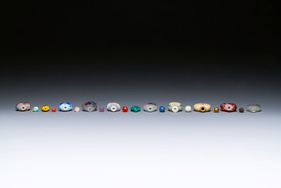 Une collection vari&eacute;e de tabati&egrave;res en jade, pierres dures et verre, Chine, 19/20&egrave;me