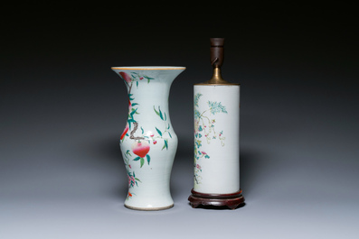 A Chinese famille rose 'nine peaches' vase and a lamp-mounted hat stand, 19th C.