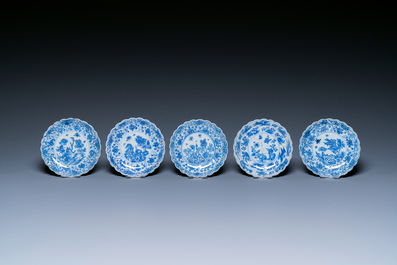Dix tasses et soucoupes en porcelaine de Chine en bleu et blanc, Kangxi
