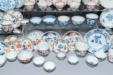 Ensemble exceptionnel de tasses et soucoupes en porcelaine de Chine, Kangxi et post&eacute;rieur