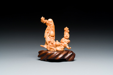 Trois sculptures en corail, Chine, 19/20&egrave;me