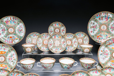 Een Chinees Canton famille rose 41-delig servies met het wapen van Ormiston voor de Schotse markt, 19e eeuw